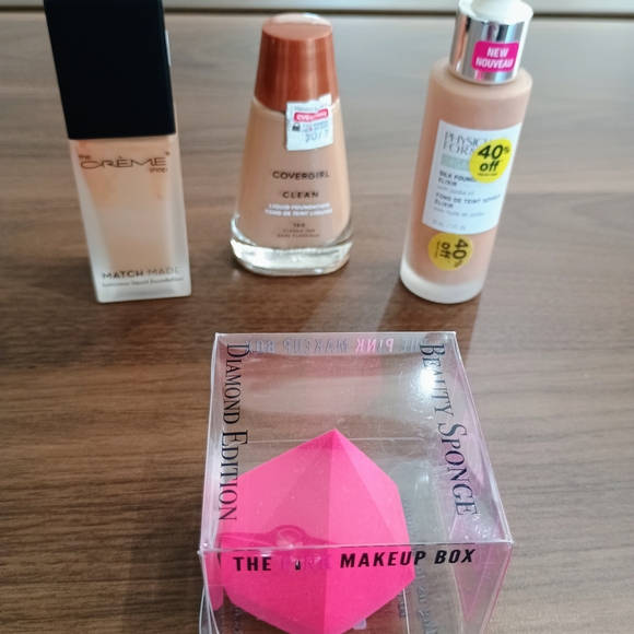 Bundle Of 3 Foundations And Make Up Blinder - Picture 1 of 5